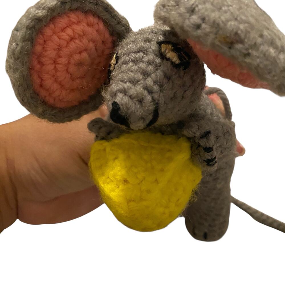 Vintage Knit Crochet Handmade Mouse with Cheese Toy - Picture 11 of 11